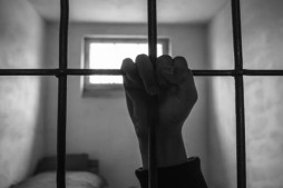 Bahreyn hukuki organizasyonları bu ülke cezaevlerinin ziyaret edilmesini talep ettii