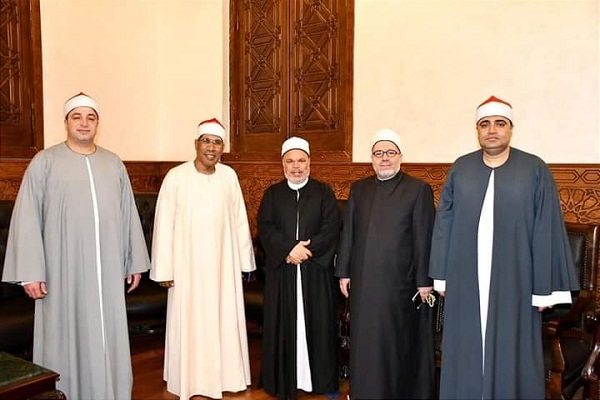 الأوقاف المصرية تعقد أول مقرأة لكبار قراء مصر بمسجد الإمام الحسين(ع) + صور