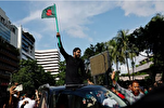 Unrest in Bangladesh: Muslims Protect Temples, Churches