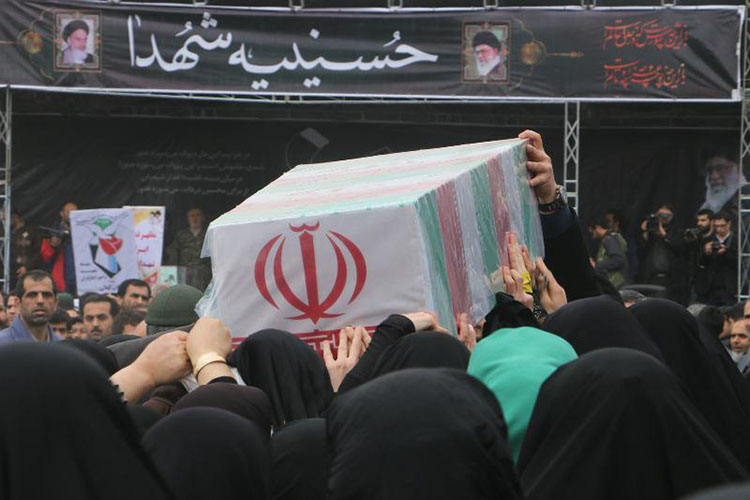 تشییع پیکر 12 شهید گمنام در رشت