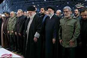 فیلم/ اشک رهبر بر پیکر سردار دل‌ها