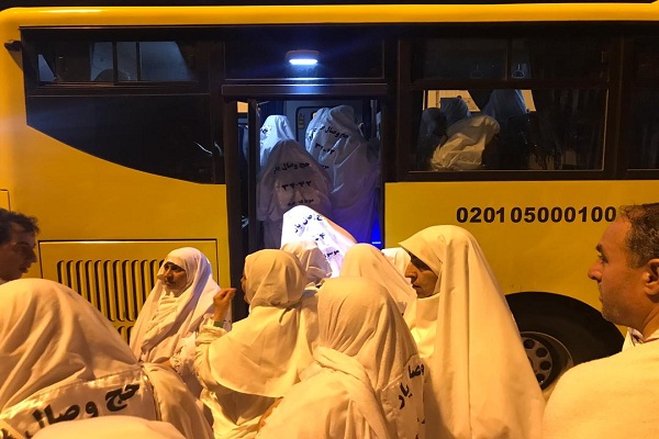 زائران از عرفات عازم مشعرالحرام شدند