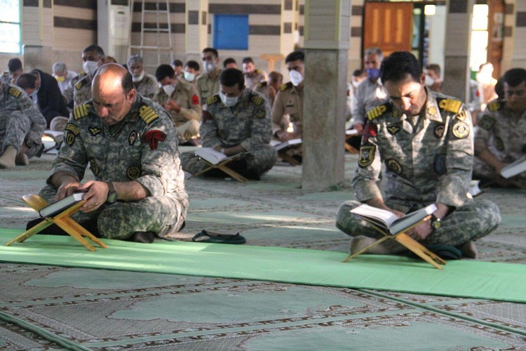 محفل انس با قرآن در مرکز آموزش تکاوران دریایی قمربنی هاشم(ع) منجیل برگزار شد
