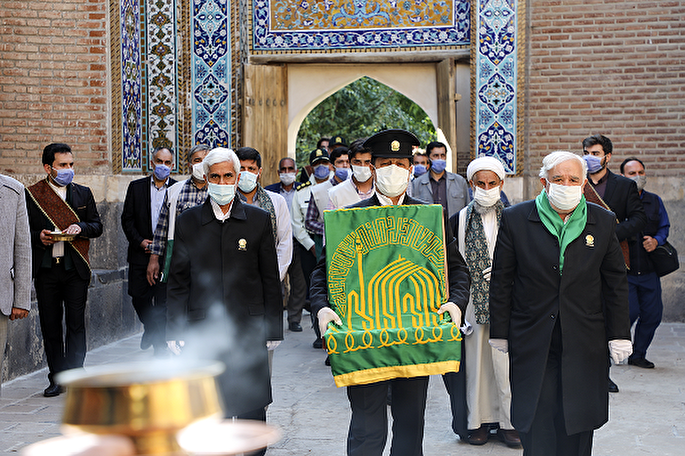 مجموعه جهانی شیخ صفی‌الدین اردبیلی معطر به بوی پرچم بارگاه رضوی شد