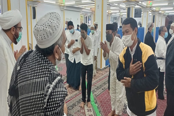 اقامه نماز عید سعید فطر در مرکز اسلامی جاکارتا + عکس