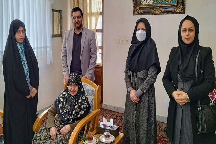 دیدار با خانواده شهید هاشم اخترشمار دیدار با خانواده شهید هاشم اخترشمار