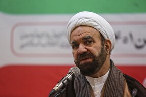 انقلاب یک چشمه جوشان و همیشه ساری است