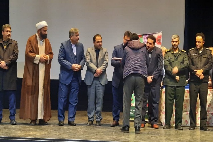 تجلیل از خیرین و نیکوکاران در بندر انزلی