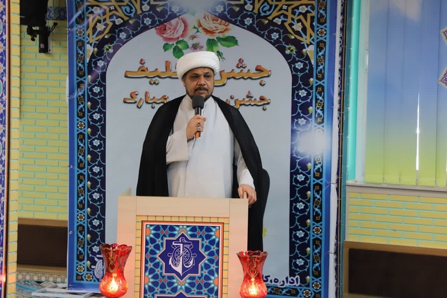 حجت‌الاسلام اسعد نصاری مسئول حوزه فرهنگی اداره‌کل بنادر و دریانوردی گیلان