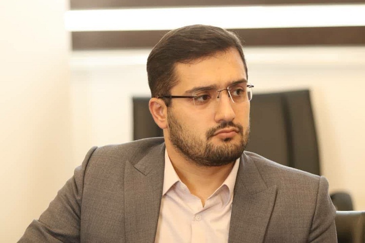 علی مطهری معاون فرهنگی سازمان منطقه آزاد انزلی