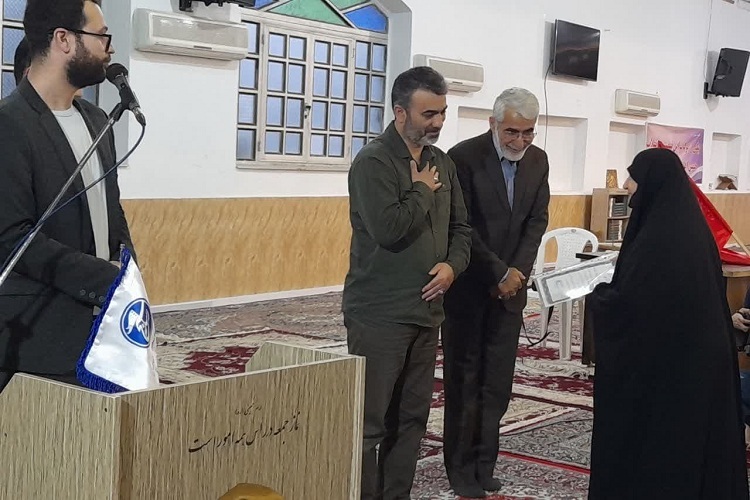 تجلیل از برگزیدگان جشنواره عکس موبایلی در بندر انزلی