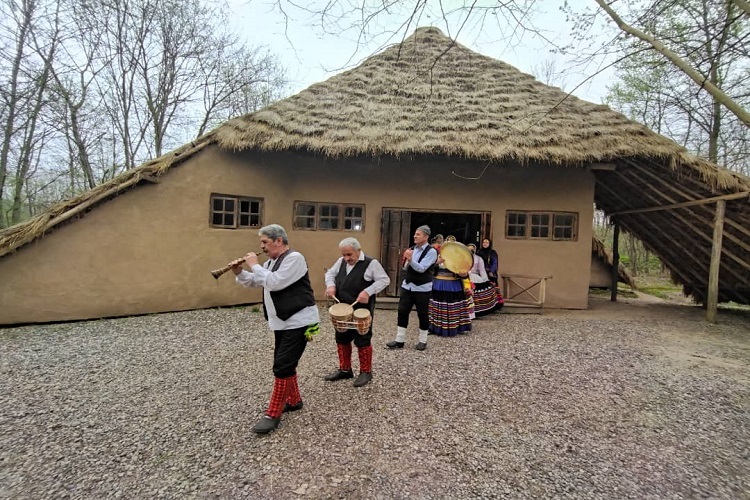 جشن نوروزی در موزه سراوان