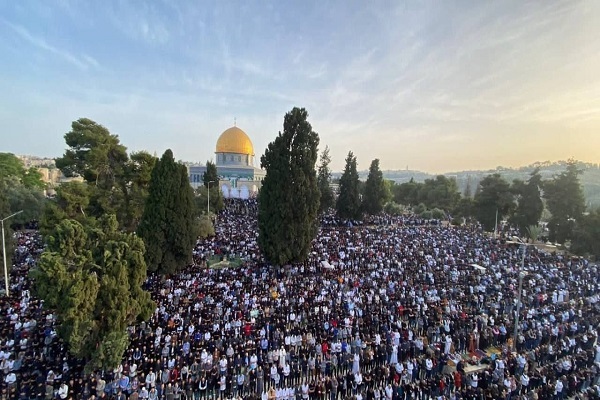 200 هزار فلسطینی نماز عید فطر را در مسجد الاقصی اقامه کردند