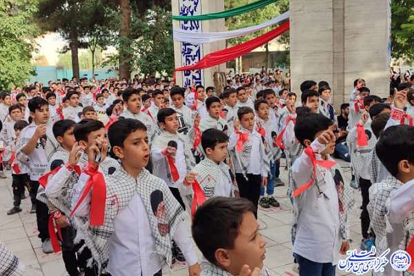 برگزیدگان دومین مسابقه کتابخوانی «لاله‌های مؤذن» تجلیل شدند + عکس