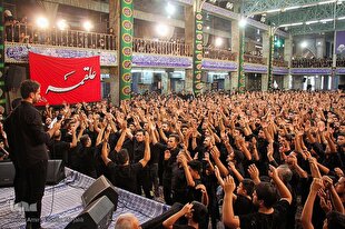 حضور بیش از ۴۰۰ گردشگر خارجی در آیین‌های عزاداری یزد + فیلم