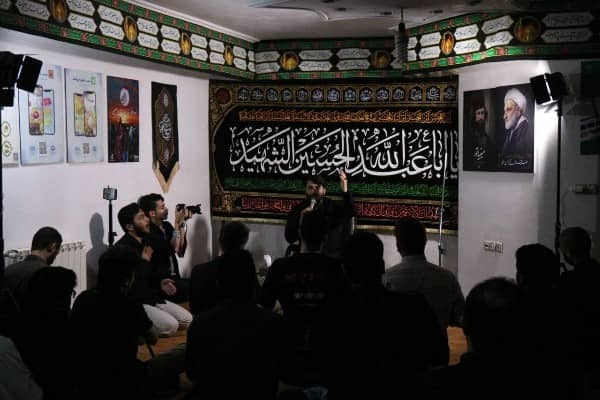 حضرت زینب(س) قهرمان و حماسهساز عرصههای مختلف بعد از عاشورا است حضرت زینب(س) قهرمان و حماسهساز عرصههای مختلف بعد از عاشورا است