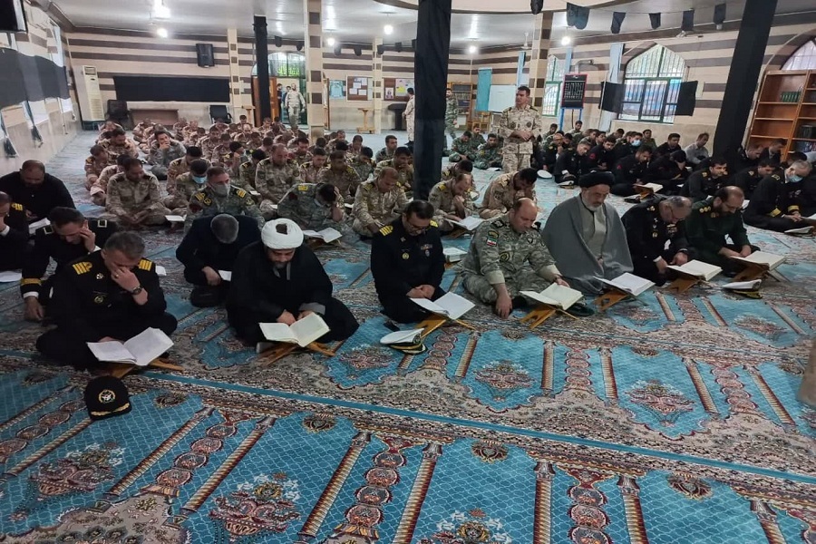 محفل قرآنی در مرکز آموزش تفنگداران و تکاوران دریایی منجیل