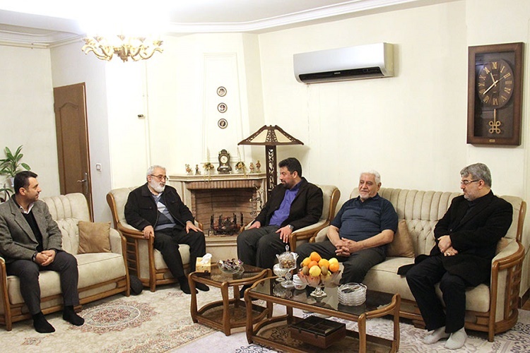 دیدار مدیرکل ارشاد گیلان با پیشکسوت قرآنی استان