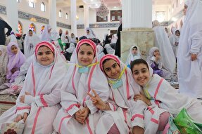 عکس | جشن تکلیف دختران دانش‌آموز در رشت