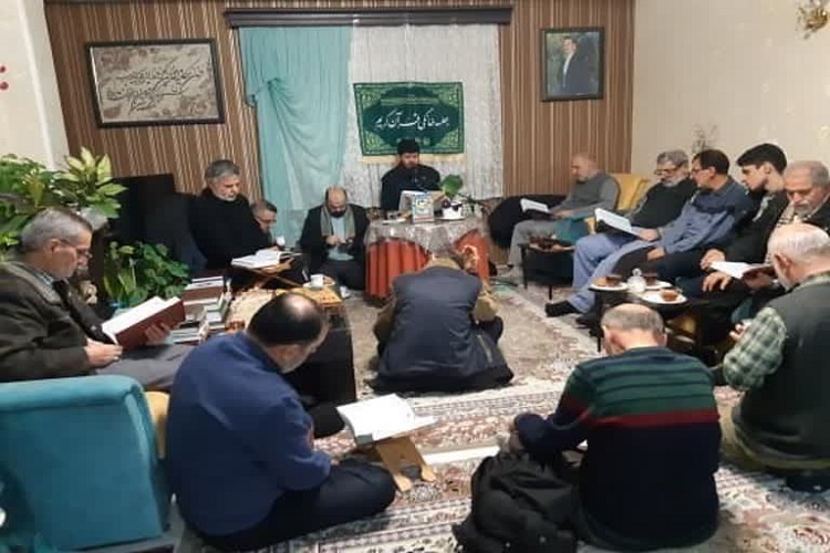 جلسه خانگی قرآن در بندر انزلی جلسه خانگی قرآن در بندر انزلی