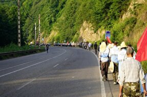 عکس | کاروان پیاده زائران گیلانی مرقد مطهر امام(ره)