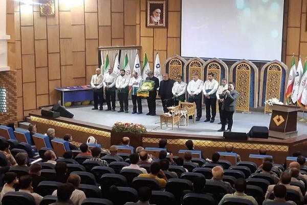مقام‌آوران قرآنی دانشگاه علوم پزشکی کاشان تجلیل شدند