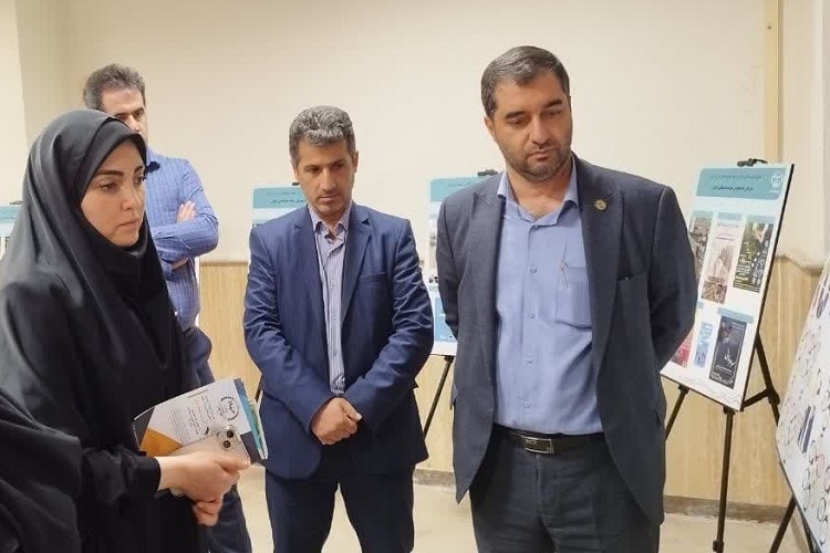 بازدید  معاون اداره‌کل روستایی و امور شوراهای استانداری گیلان از نمایشگاه