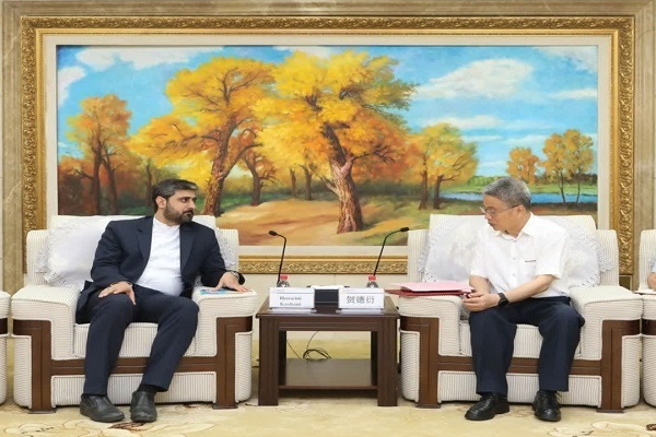 دیدار نماینده جامعةالمصطفی با قائم مقام دانشگاه لانژو چین + عکس