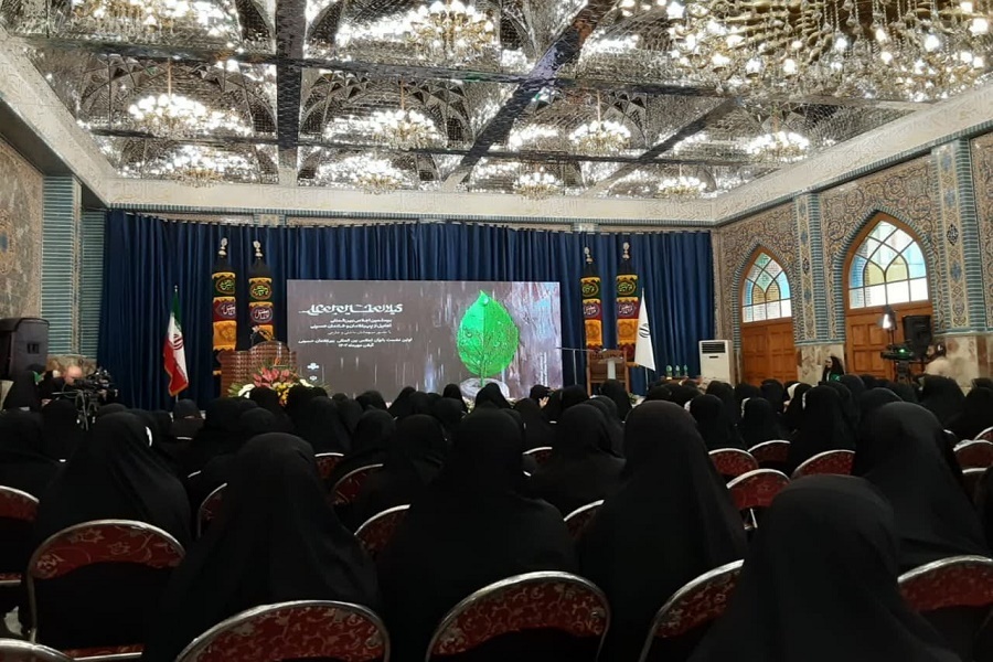 فروغ نیلچی زاده مدرس دانشگاه و پژوهشگر دینی