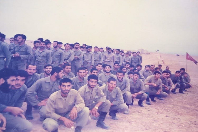 جوانان در خط مقدم جنگ ترکیبی هستند