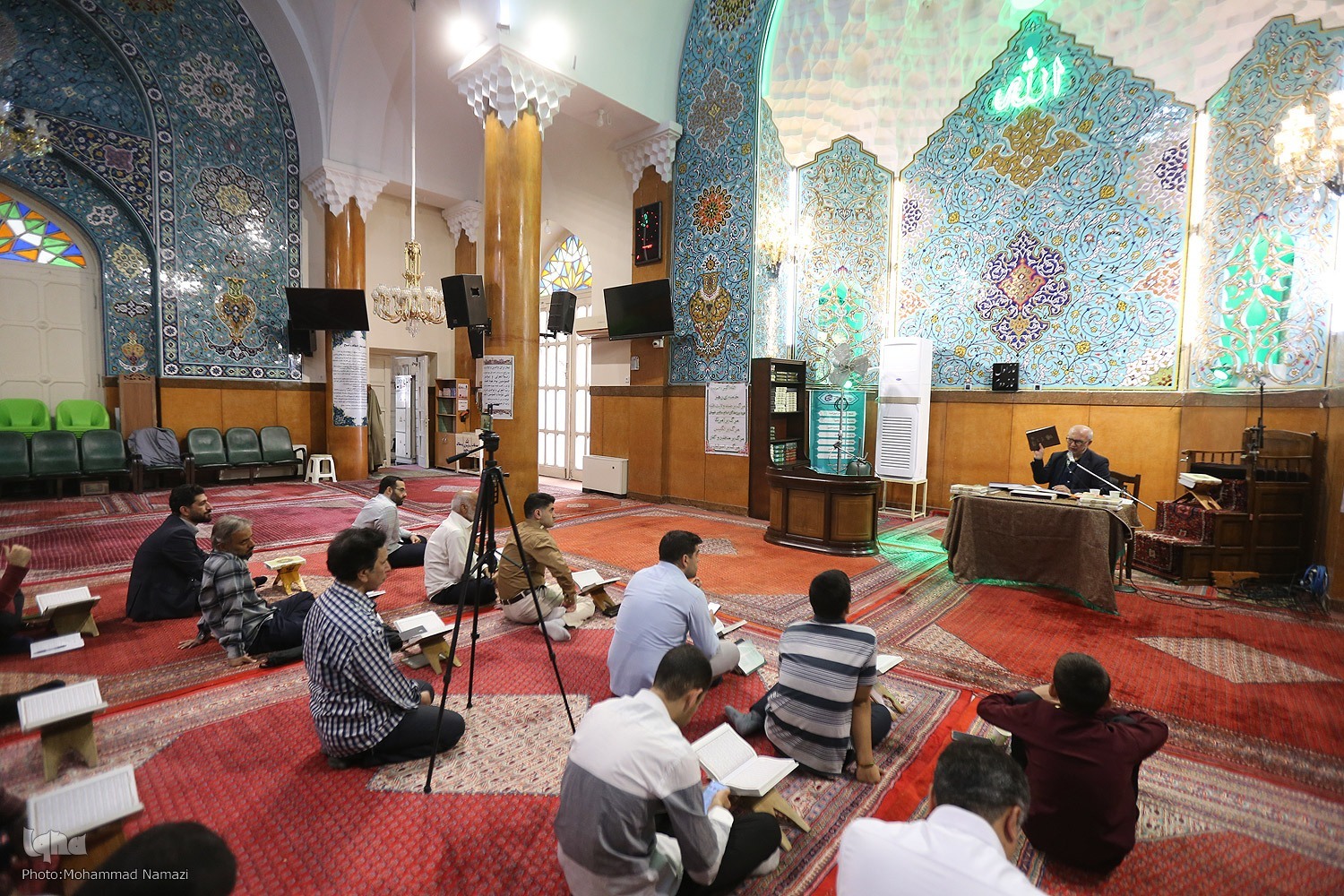 پیوند جلسه قرآنی به قدمت نیم قرن با مسجدی در قلب تهران + عکس و فیلم