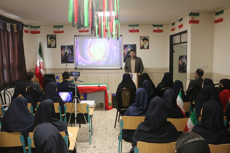 مدیرکل آموزش و پرورش گیلان در جمع دانش آموزان