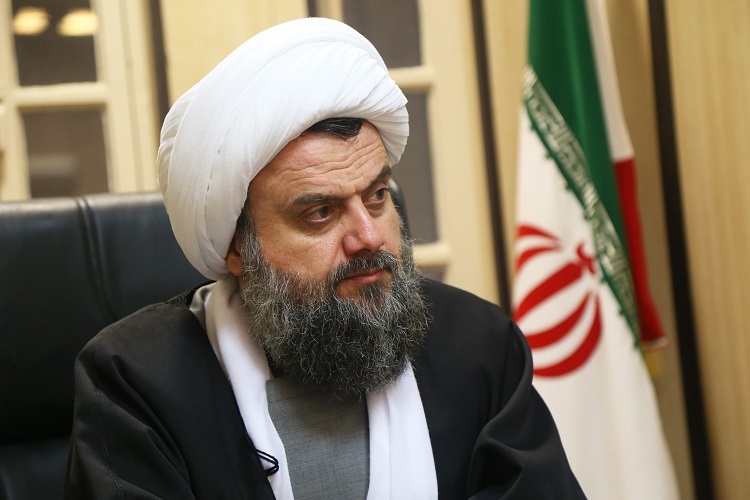 دیرباوری مردم در حقایق و زودباوری در اباطیل