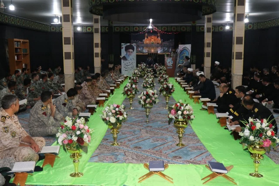 محفل قرآنی در مرکز آموزش تفنگداران و تکاوران دریایی منجیل