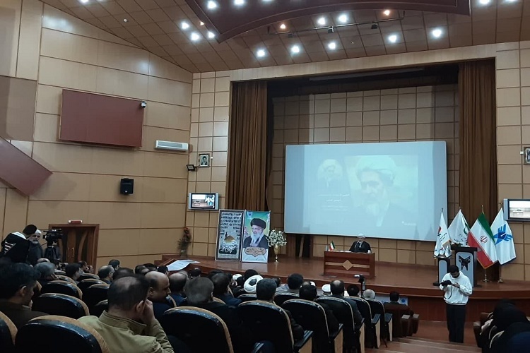 نشست تبیینی «بررسی مسائل روز و حوادث منطقه» نشست تبیینی «بررسی مسائل روز و حوادث منطقه»