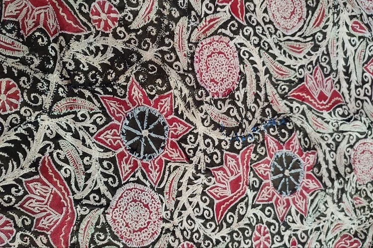 احیای عَلَم رشتی دوزی امام حسین(ع) در رشت احیای عَلَم رشتی دوزی امام حسین(ع) در رشت