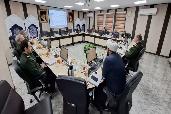 برگزاری هفتمین جلسه هیئت اندیشه‌ورز قرارگاه قرآنی نور سپاه + عکس