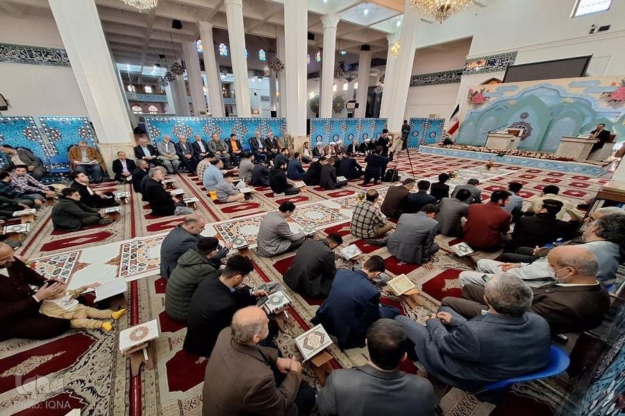 دیدار رمضانی جامعه قرآنی گیلان با نماینده ولی فقیه در استان دیدار رمضانی جامعه قرآنی گیلان با نماینده ولی فقیه در استان