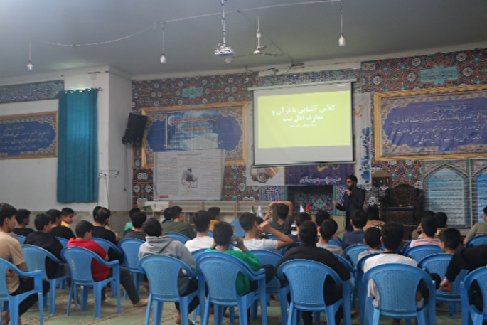 برگزاری مراسم اعتکاف ماه مبارک رمضان در شهرک هوانیروز کرمان 