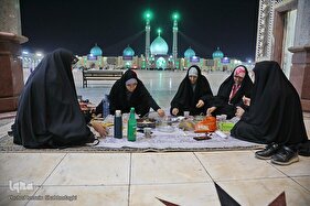 افطاری منتظران ظهور در مسجد مقدس جمکران
