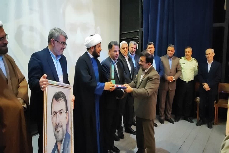 تجلیل از فعال قرآنی شهرستان تالش