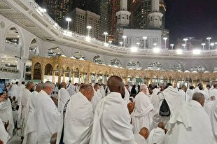 ممنوعیت طواف آقایان در جوار کعبه بدون لباس احرام