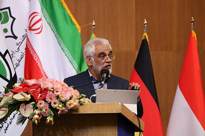 زیست شرافتمندانه با برابری در جنسیت سازگار نیست