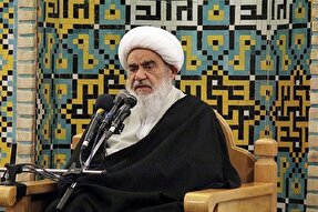 حضرت زهرا(س) محور عالم وجود است