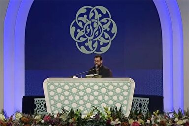 فیلم | تلاوت سوره «فتح» با صوت علی محرابی