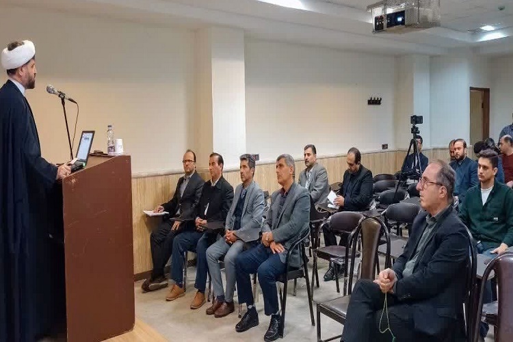 نشست تبیینی اساتید بسیجی در جهاددانشگاهی گیلان