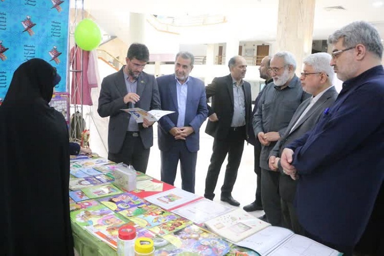 نمایشگاه هفته قرآن و عترت گیلان نمایشگاه هفته قرآن و عترت گیلان