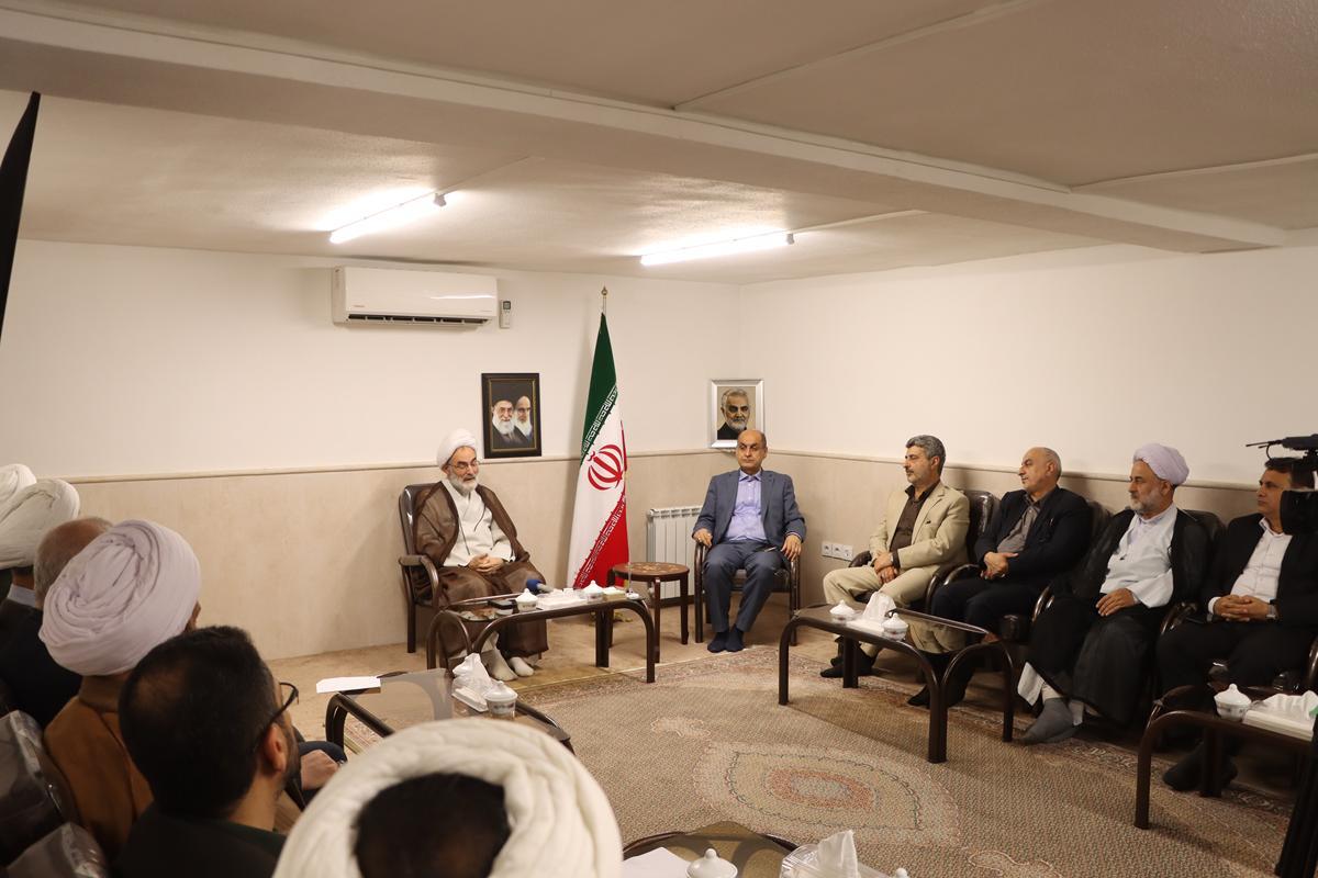 ستاد گرامیداشت هفته وحدت گیلان ستاد گرامیداشت هفته وحدت گیلان