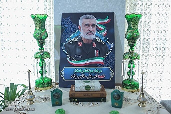 برپایی محفل بانوان قرآنی در منزل شهید امیرعلی حاجی‌زاده + عکس