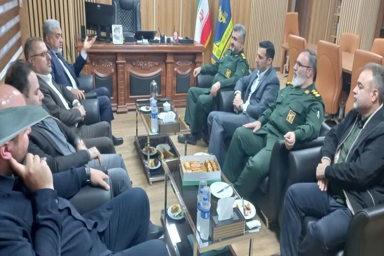 دیدار فرماندار رشت با فرمانده سپاه ناحیه مرکزی دیدار فرماندار رشت با فرمانده سپاه ناحیه مرکزی